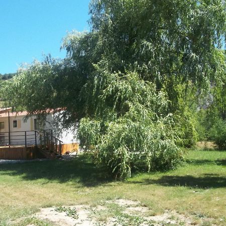 Bungalow Blieux Eksteriør billede