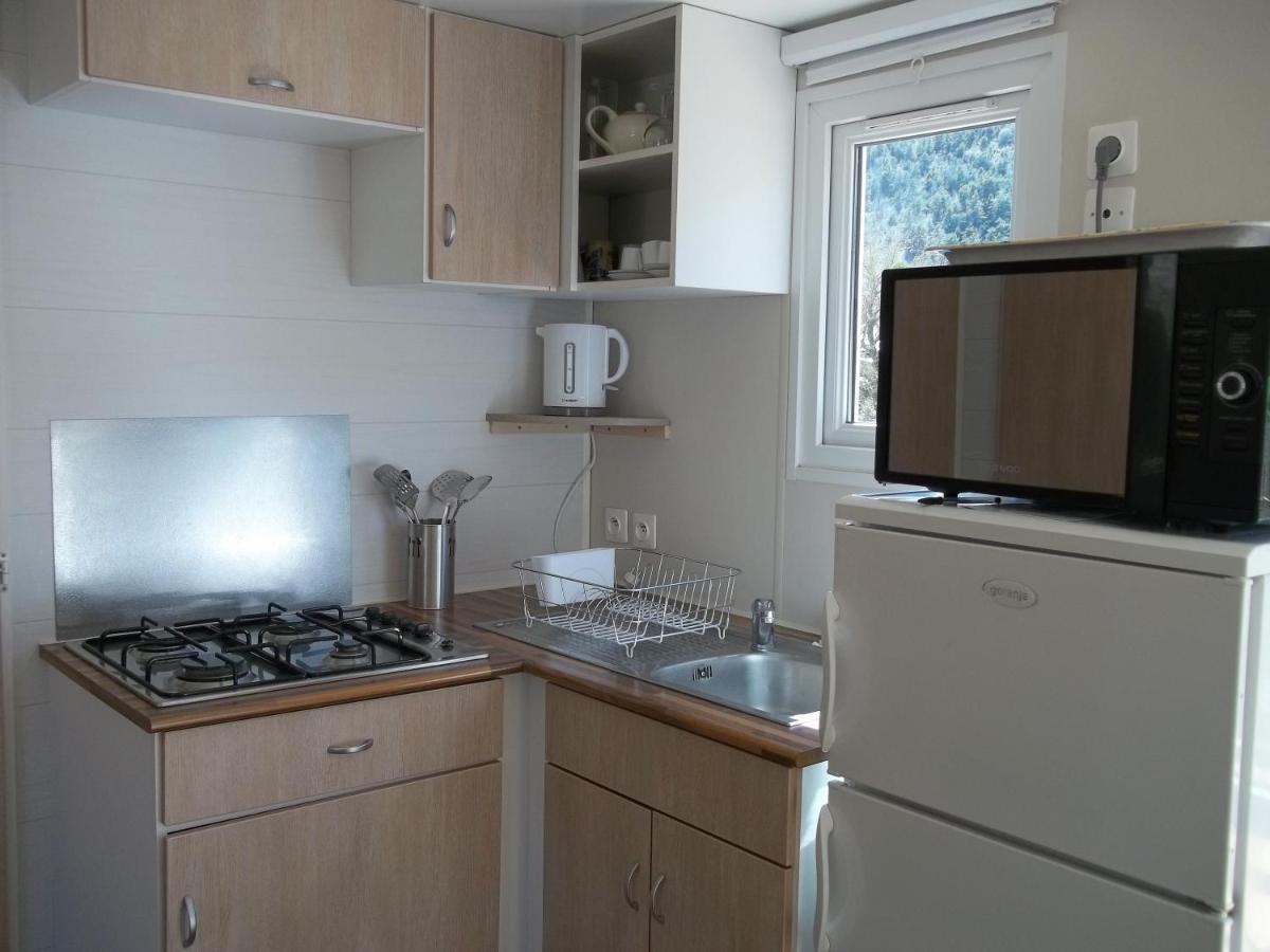 Bungalow Blieux Eksteriør billede